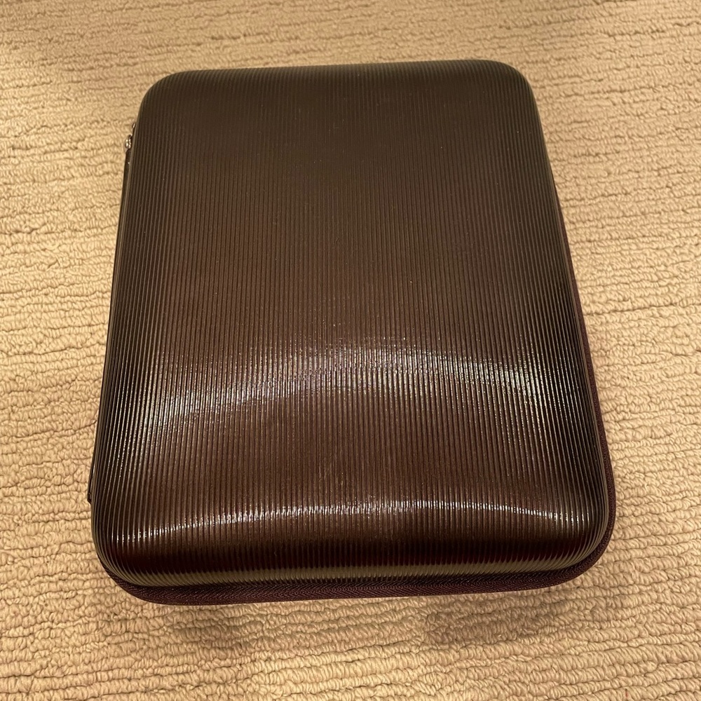 Laura Mercier skincare/makeup/brush travel case.